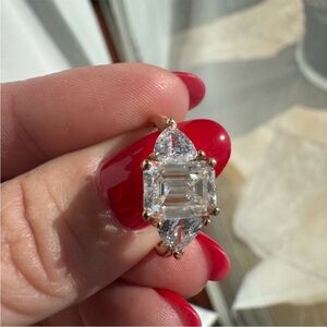 Elegant 14k emerald cut ring Clara Pierce